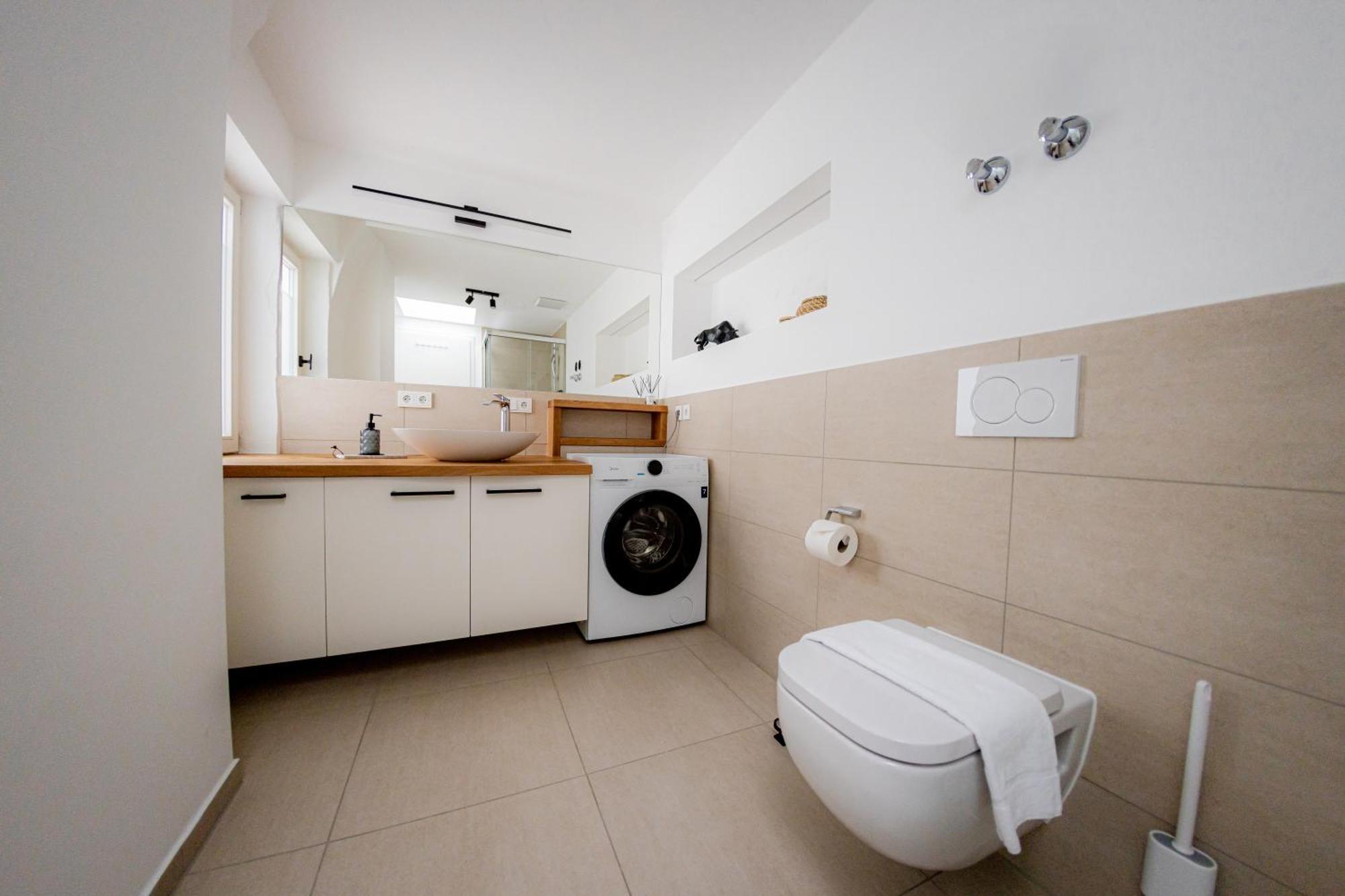 Highlight Am Stadtplatz Muehldorf - C4S Come4Stay - 2 Zimmer Wohnung I Bis Zu 5 Gaeste Номер фото
